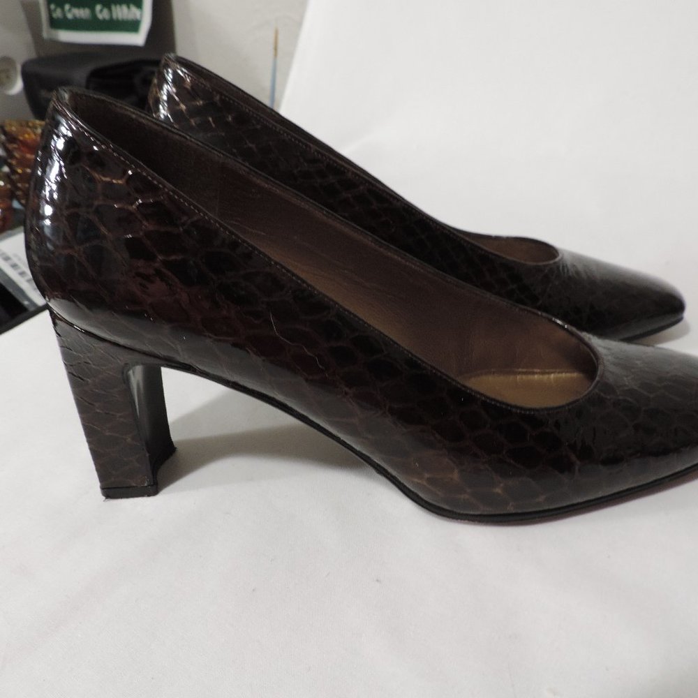 Stuart Weitzman Women's clunky heel shoes dark brown alligator pattern size 7.5